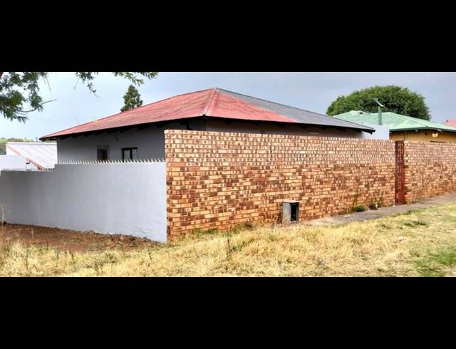 2 BEDROOM PROPERTY TO RENT IN NEWLANDS